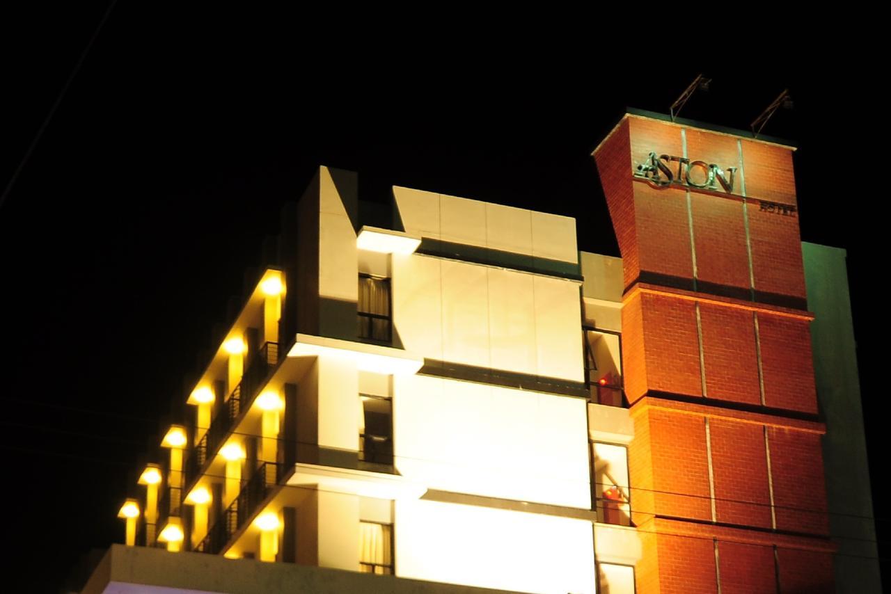 Aston Ketapang City Hotel Exterior foto